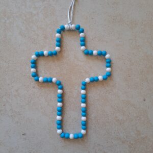 Croix perles de bois bicolore "turquoise blanc"